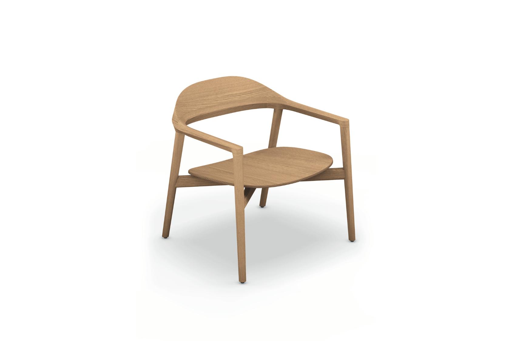 se:café wooden chair aus hellem Holz mit geschwungenem Rückenlehne und klaren Linien